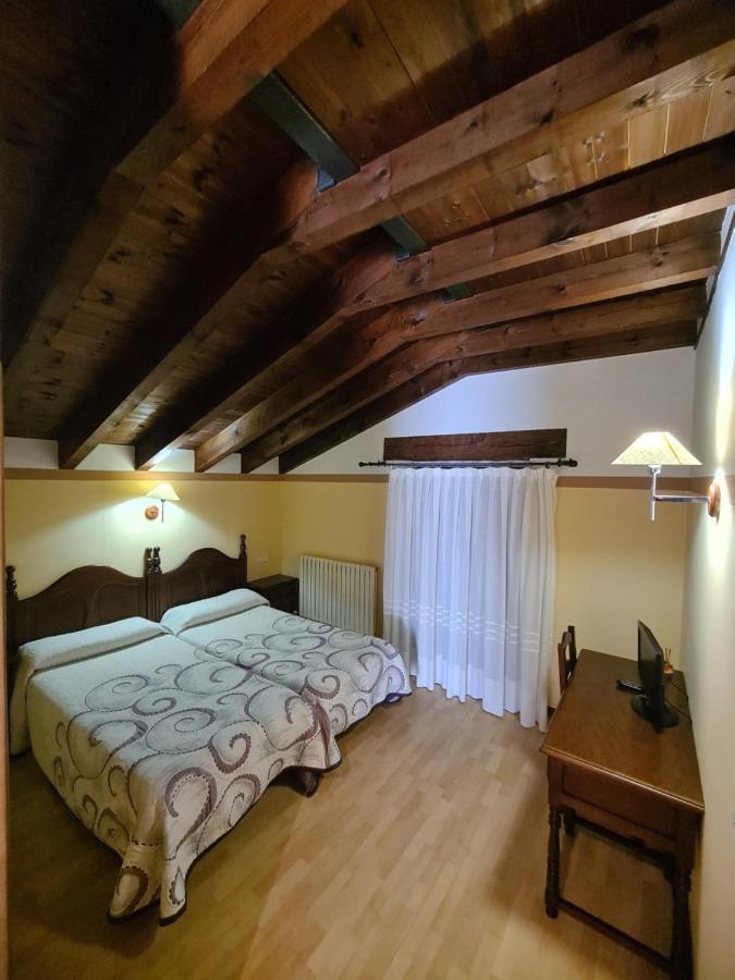 Hostal Las Nieves Salduero Exterior photo
