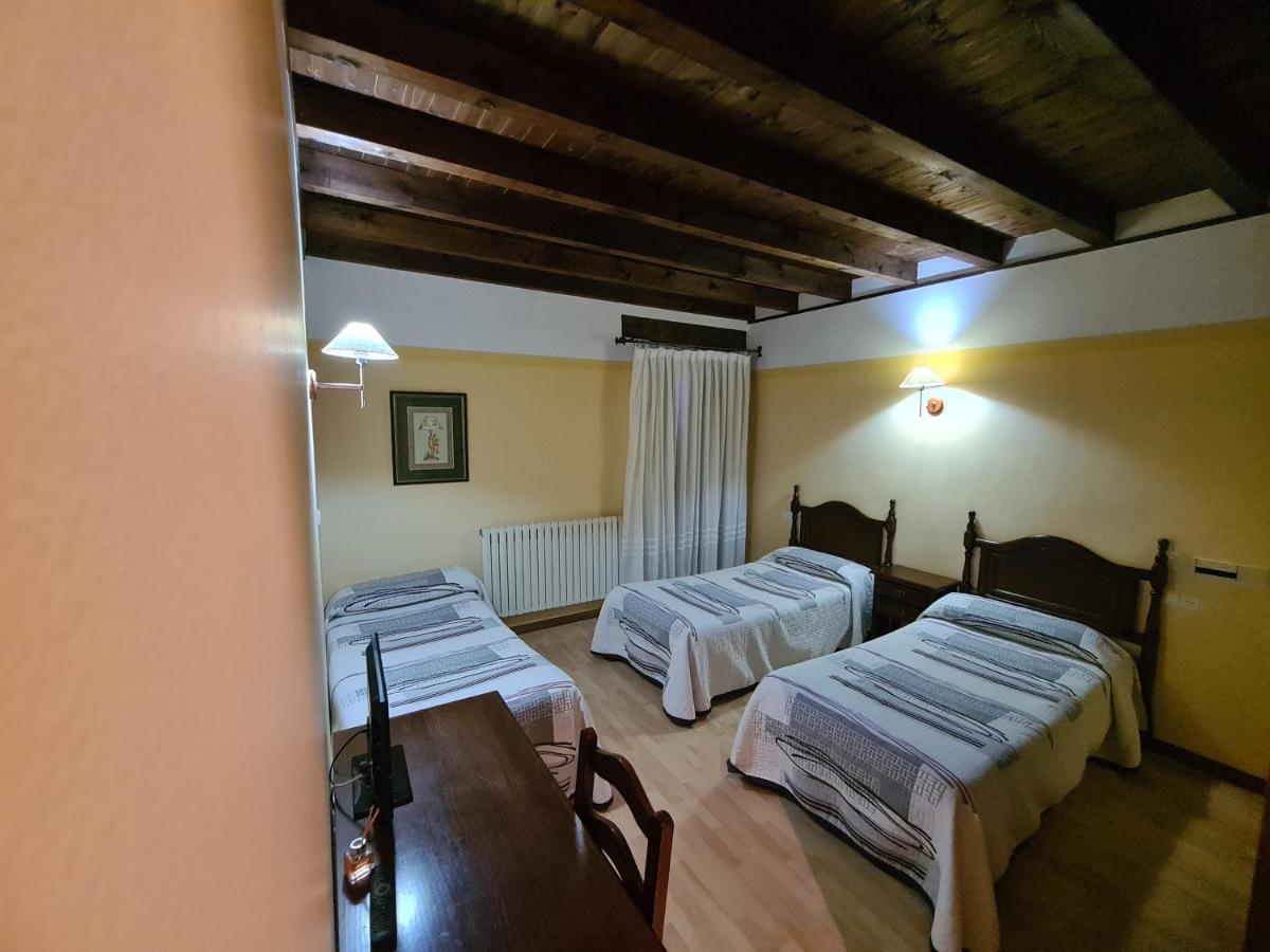 Hostal Las Nieves Salduero Exterior photo