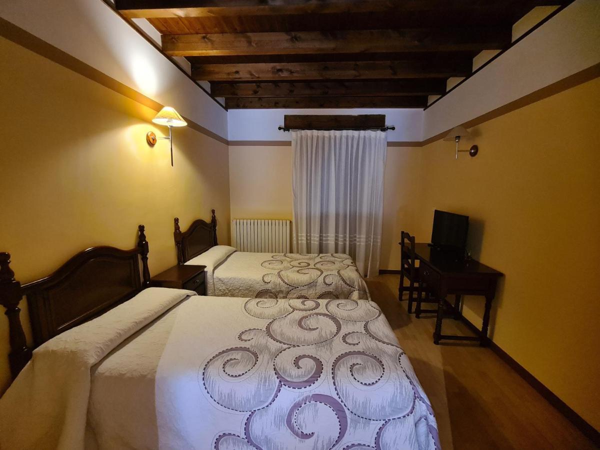 Hostal Las Nieves Salduero Exterior photo