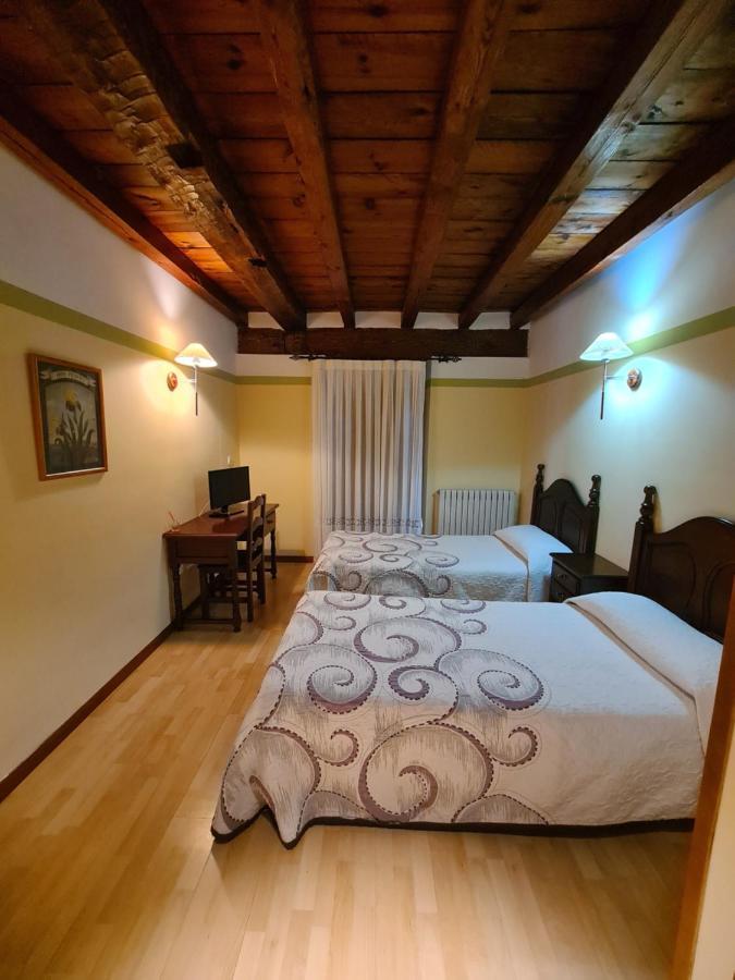 Hostal Las Nieves Salduero Exterior photo