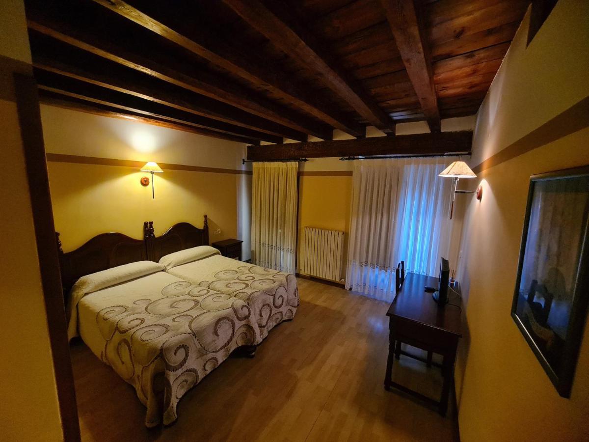 Hostal Las Nieves Salduero Exterior photo