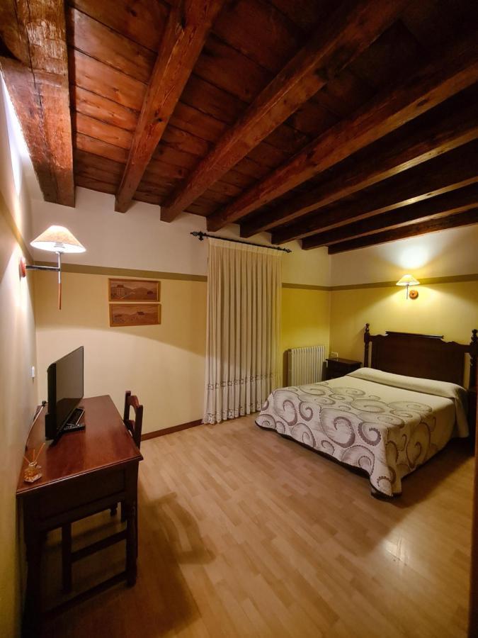 Hostal Las Nieves Salduero Exterior photo