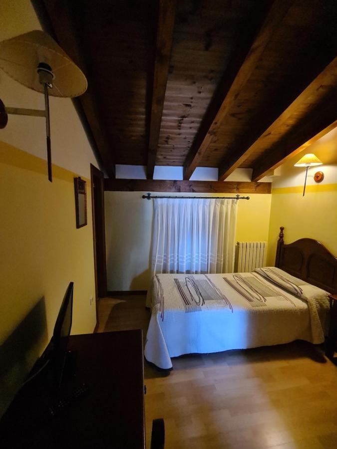 Hostal Las Nieves Salduero Exterior photo
