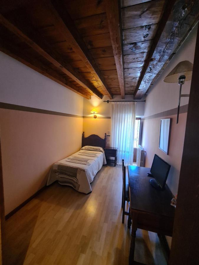 Hostal Las Nieves Salduero Exterior photo